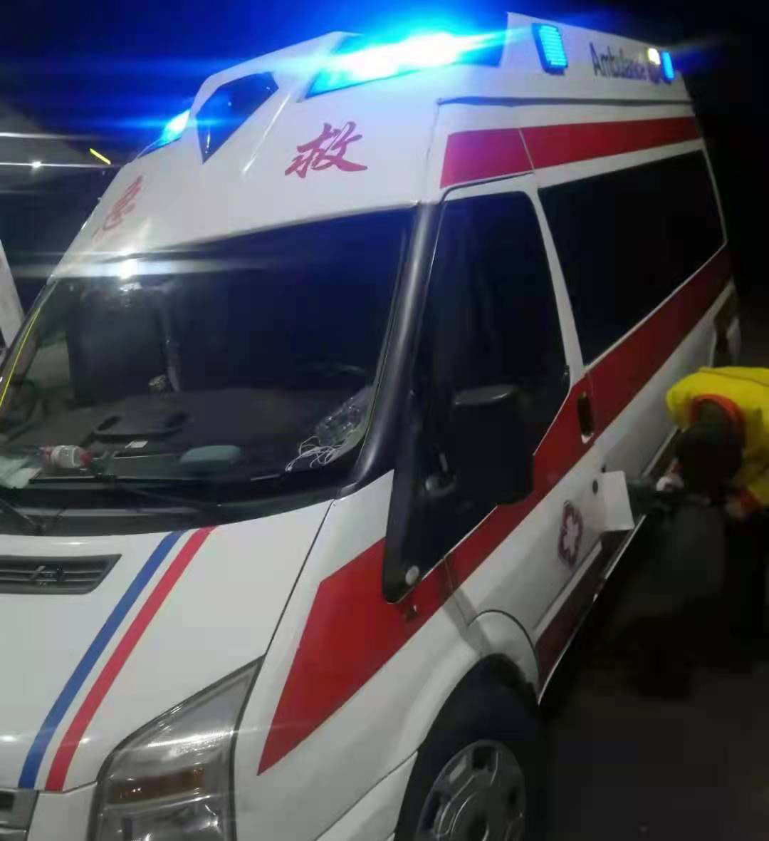 清远市专业救护车出租